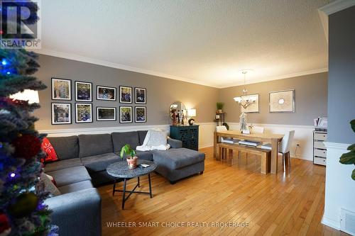402 Cline Avenue, Cornwall, ON - Indoor Photo Showing Living Room