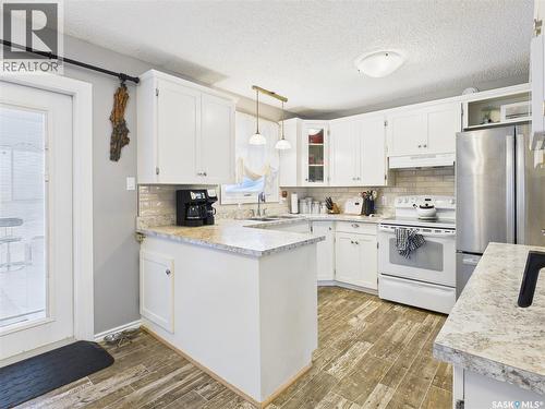 3441 12Th Avenue E, Prince Albert, SK - Indoor Photo Showing Kitchen