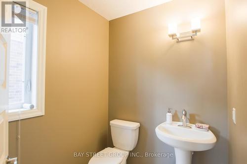 1451 Howlett Circle, London North, ON - Indoor Photo Showing Bathroom
