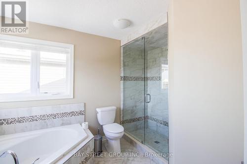 1451 Howlett Circle, London North, ON - Indoor Photo Showing Bathroom