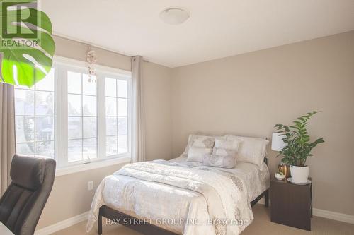 1451 Howlett Circle, London North, ON - Indoor Photo Showing Bedroom