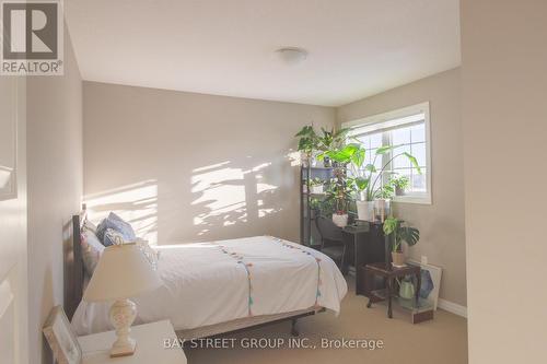 1451 Howlett Circle, London North, ON - Indoor Photo Showing Bedroom
