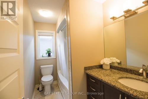 1451 Howlett Circle, London North, ON - Indoor Photo Showing Bathroom