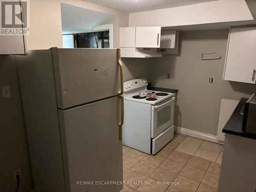 124 Cathcart Street, Hamilton, ON - Indoor Photo Showing Kitchen