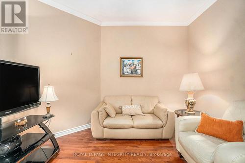 704 - 136 Darlington Private, Ottawa, ON - Indoor Photo Showing Living Room