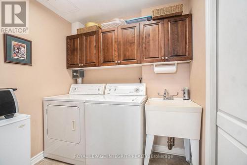 704 - 136 Darlington Private, Ottawa, ON - Indoor Photo Showing Laundry Room