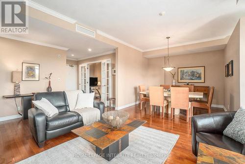 704 - 136 Darlington Private, Ottawa, ON - Indoor Photo Showing Living Room