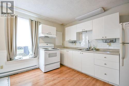 3071 Mosley Street, Wasaga Beach, ON - Indoor Photo Showing Kitchen