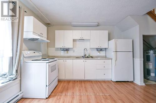 3071 Mosley Street, Wasaga Beach, ON - Indoor Photo Showing Kitchen
