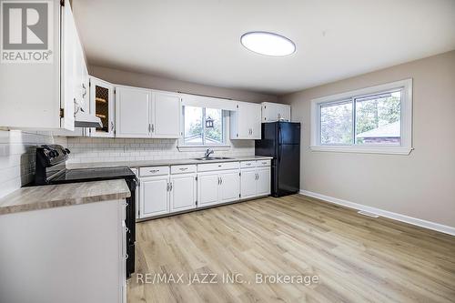 314 Jackson Avenue, Oshawa (Central), ON - Indoor Photo Showing Kitchen