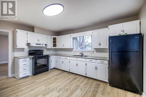 314 Jackson Avenue, Oshawa (Central), ON - Indoor Photo Showing Kitchen With Double Sink