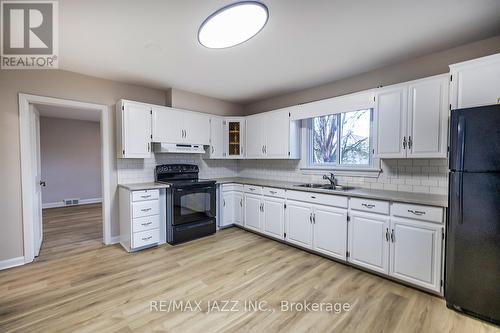 314 Jackson Avenue, Oshawa (Central), ON - Indoor Photo Showing Kitchen With Double Sink