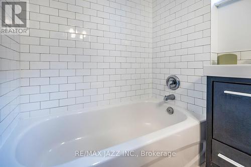 314 Jackson Avenue, Oshawa (Central), ON - Indoor Photo Showing Bathroom