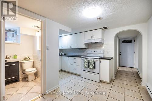 314 Jackson Avenue, Oshawa (Central), ON - Indoor Photo Showing Kitchen