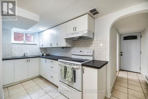 314 Jackson Avenue, Oshawa (Central), ON - Indoor Photo Showing Kitchen