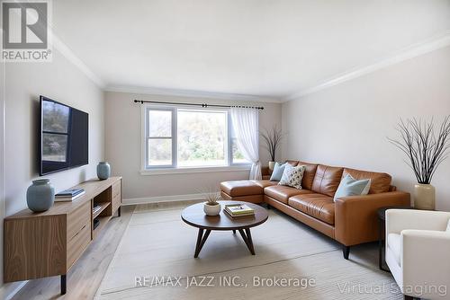 314 Jackson Avenue, Oshawa (Central), ON - Indoor Photo Showing Living Room