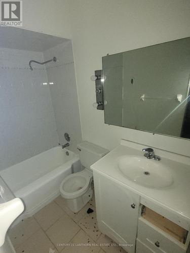 86 - 88 West Street W, Greater Napanee (Greater Napanee), ON - Indoor Photo Showing Bathroom