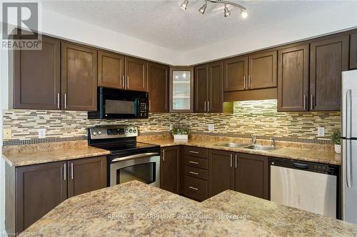 P87 - 175 David Bergey Drive, Kitchener, ON - Indoor Photo Showing Kitchen With Double Sink With Upgraded Kitchen