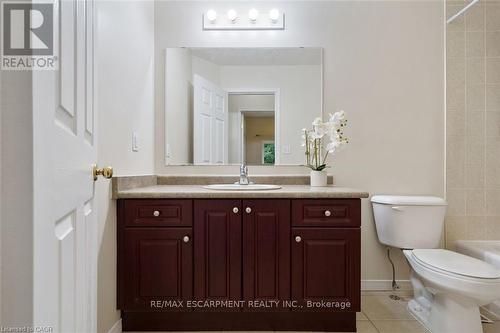 P87 - 175 David Bergey Drive, Kitchener, ON - Indoor Photo Showing Bathroom