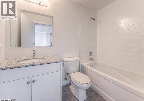 60 Charles Street W Unit# 1604, Kitchener, ON - Indoor Photo Showing Bathroom