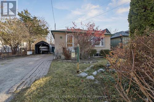 127 LAKE AVENUE  Richmond Hill, ON L4E 3G5