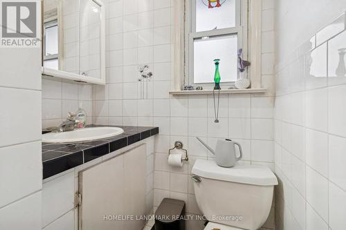 127 Lake Avenue, Richmond Hill, ON - Indoor Photo Showing Bathroom