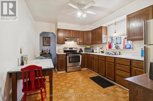 127 Lake Avenue, Richmond Hill, ON - Indoor Photo Showing Kitchen