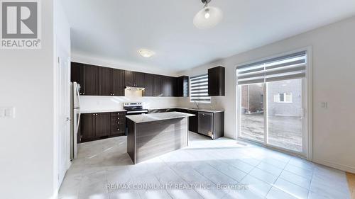 63 English Drive E, New Tecumseth, ON - Indoor Photo Showing Kitchen