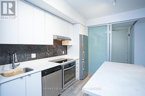 C301 - 5260 Dundas Street, Burlington, ON - Indoor Photo Showing Kitchen
