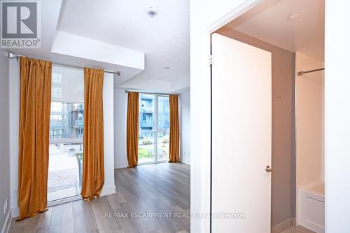C301 - 5260 Dundas Street, Burlington, ON - Indoor Photo Showing Other Room