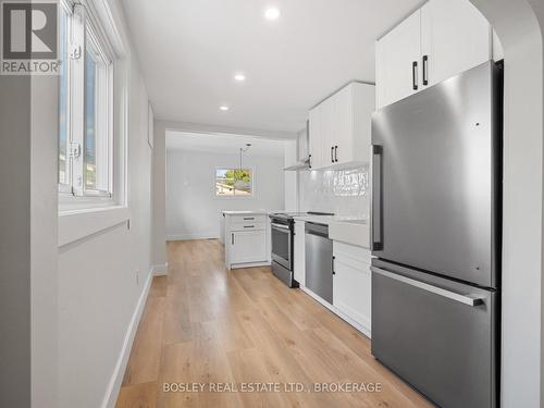 394 Fleet Street, Welland (Lincoln/Crowland), ON - Indoor Photo Showing Kitchen With Stainless Steel Kitchen