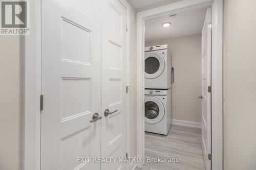 1208 Montblanc Crescent, Russell, ON - Indoor Photo Showing Laundry Room