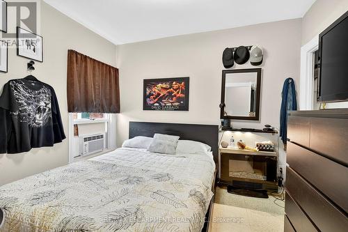 79 Murray Street E, Hamilton, ON - Indoor Photo Showing Bedroom