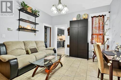 79 Murray Street E, Hamilton, ON - Indoor Photo Showing Living Room