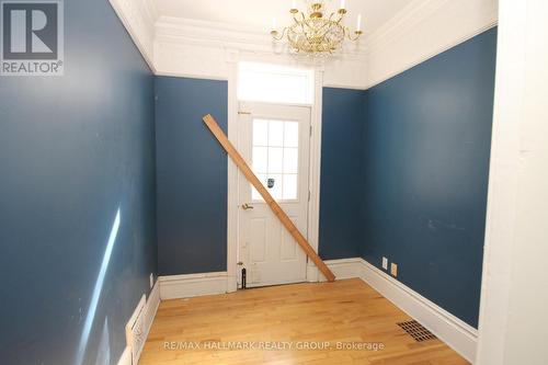 301 Waverley Street, Ottawa, ON - Indoor Photo Showing Other Room