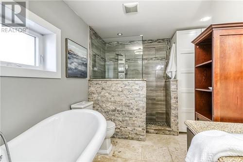 2224 Hulda Street, Sudbury, ON - Indoor Photo Showing Bathroom
