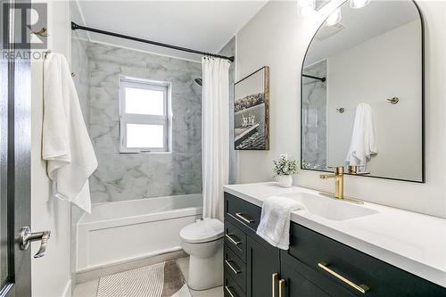 2224 Hulda Street, Sudbury, ON - Indoor Photo Showing Bathroom