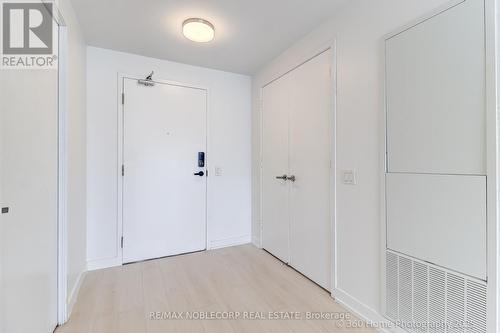 2912 - 3900 Confederation Parkway, Mississauga, ON - Indoor Photo Showing Other Room