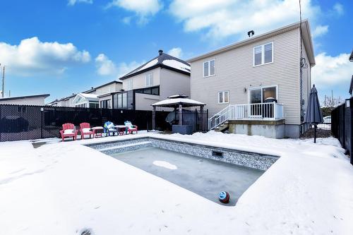 Piscine - 2345 Rue Du Passerin, Laval (Sainte-Rose), QC - Outdoor