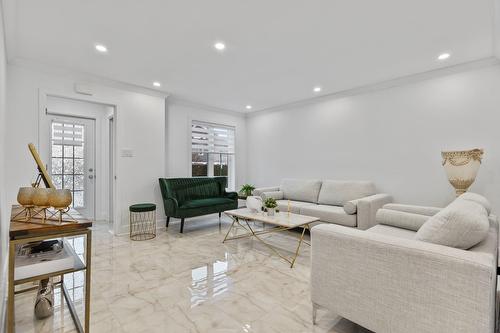 Salon - 2345 Rue Du Passerin, Laval (Sainte-Rose), QC - Indoor Photo Showing Living Room