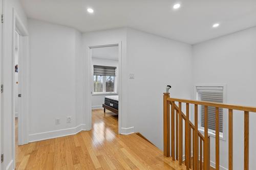 Hall d'entrée/Vestibule - 2345 Rue Du Passerin, Laval (Sainte-Rose), QC - Indoor Photo Showing Other Room