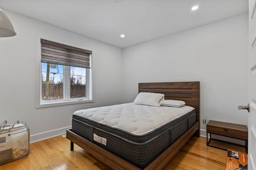 Chambre à coucher - 2345 Rue Du Passerin, Laval (Sainte-Rose), QC - Indoor Photo Showing Bedroom