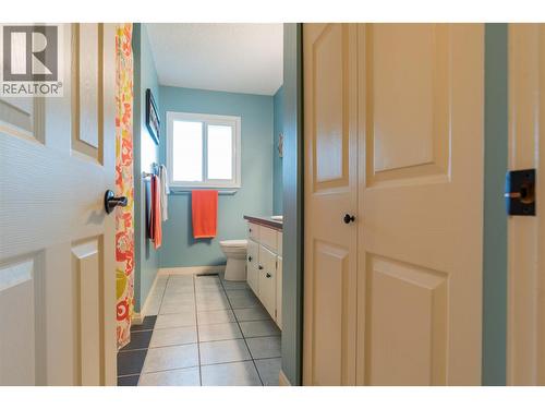 1923 Riverside Crescent, Castlegar, BC - Indoor Photo Showing Other Room