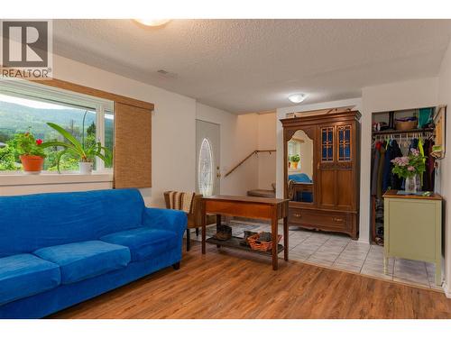 1923 Riverside Crescent, Castlegar, BC - Indoor Photo Showing Other Room