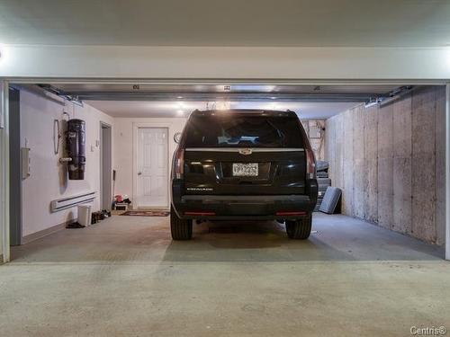 Garage - 4304 Av. Ernest-Hemingway, Montréal (Saint-Laurent), QC 