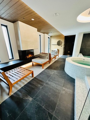 Spa - 713-505 Rue De L'Escale, Brossard, QC -  With Exterior