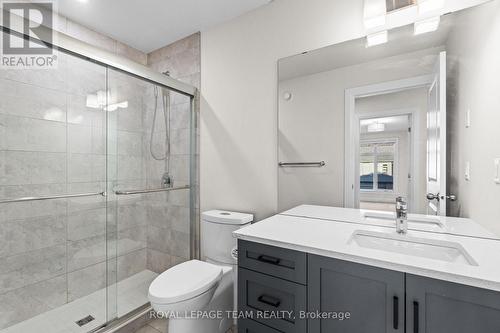 Bathroom - 200 Ketchikan Crescent, Ottawa, ON - Indoor Photo Showing Bathroom