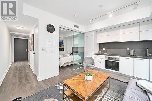 2005 - 188 Cumberland Street, Toronto (Annex), ON - Indoor Photo Showing Kitchen