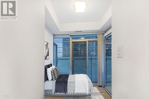 3910 - 12 York Street, Toronto, ON - Indoor