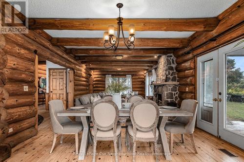 3741 Lakeshore Road E, Clarington, ON - Indoor Photo Showing Dining Room